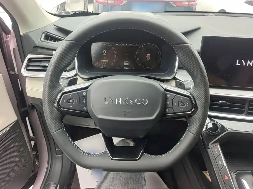 Lynk & Co 06 — миниатюра 11