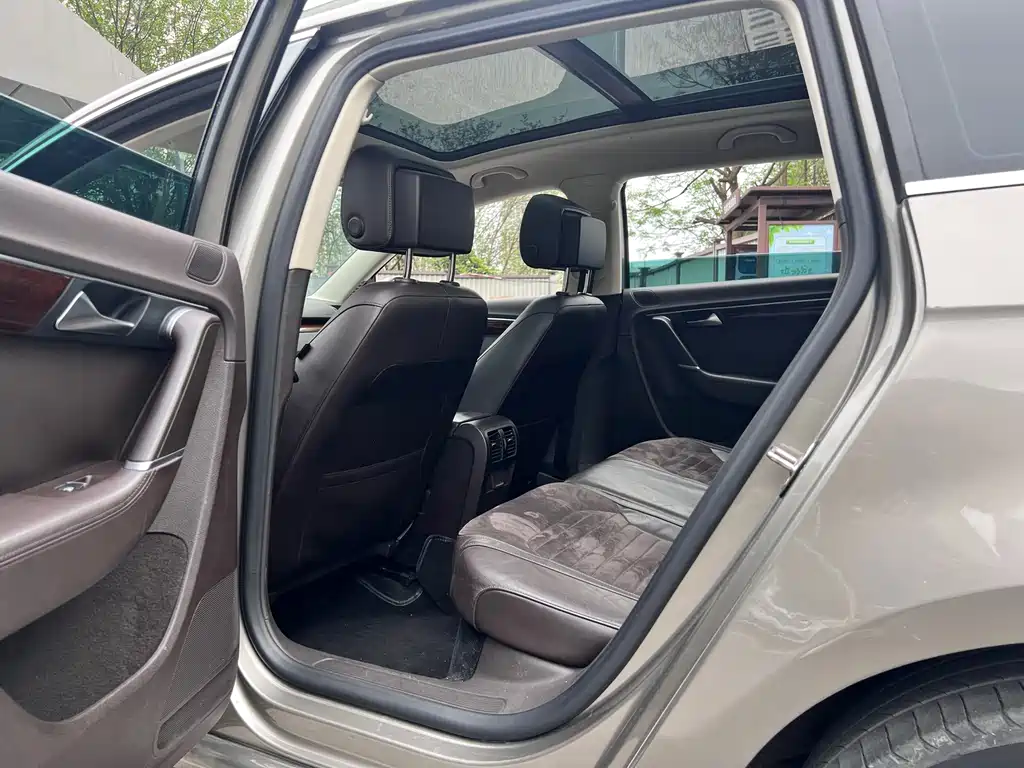 Volkswagen Magotan (Import) — миниатюра 13
