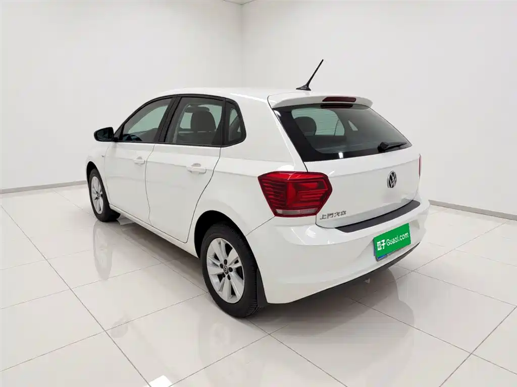 Volkswagen Polo - фото 5