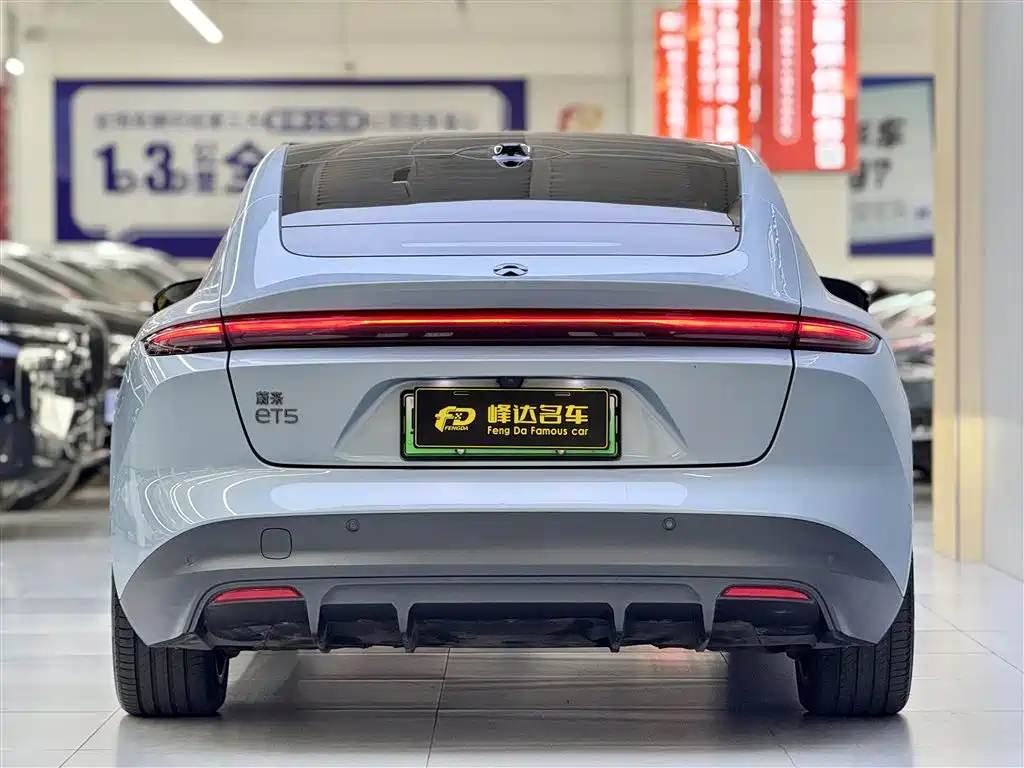 NIO NIO ET5