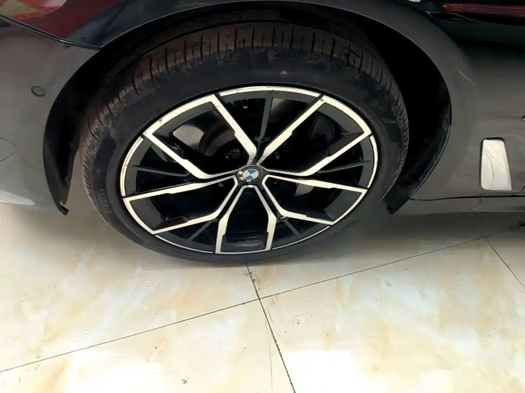 BMW 5 Series — миниатюра 23