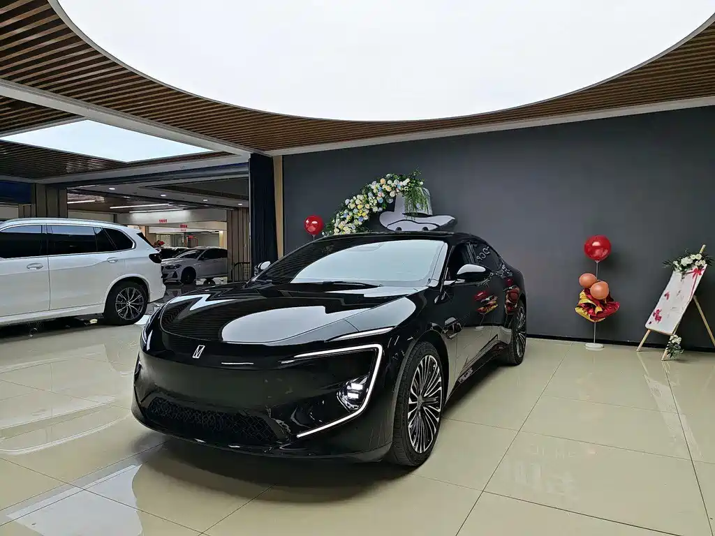 2025 Avatr 12 - zdjęcie 1 z 15