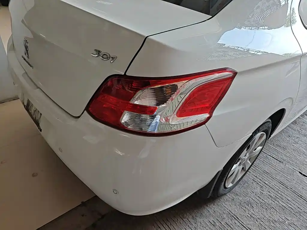 Peugeot 301 — миниатюра 8