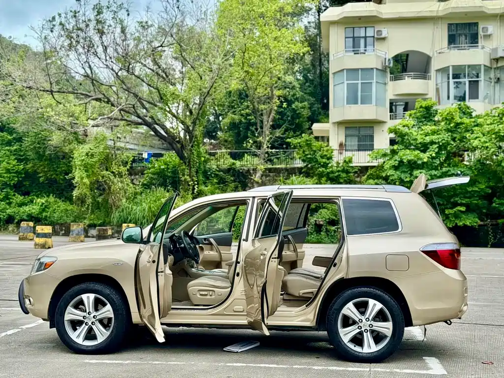 Toyota Highlander (Import) — миниатюра 20