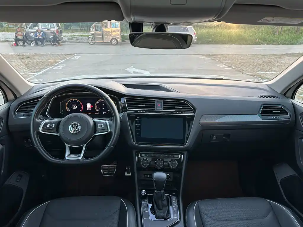 Volkswagen Tiguan L — миниатюра 10