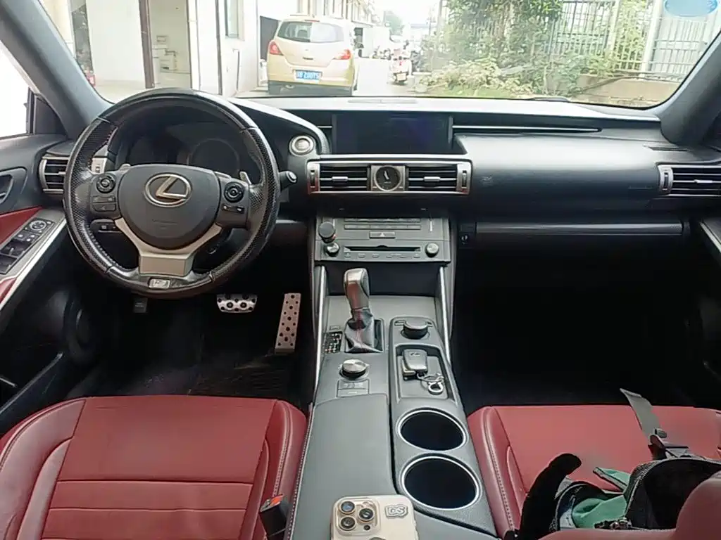 Lexus IS — миниатюра 10