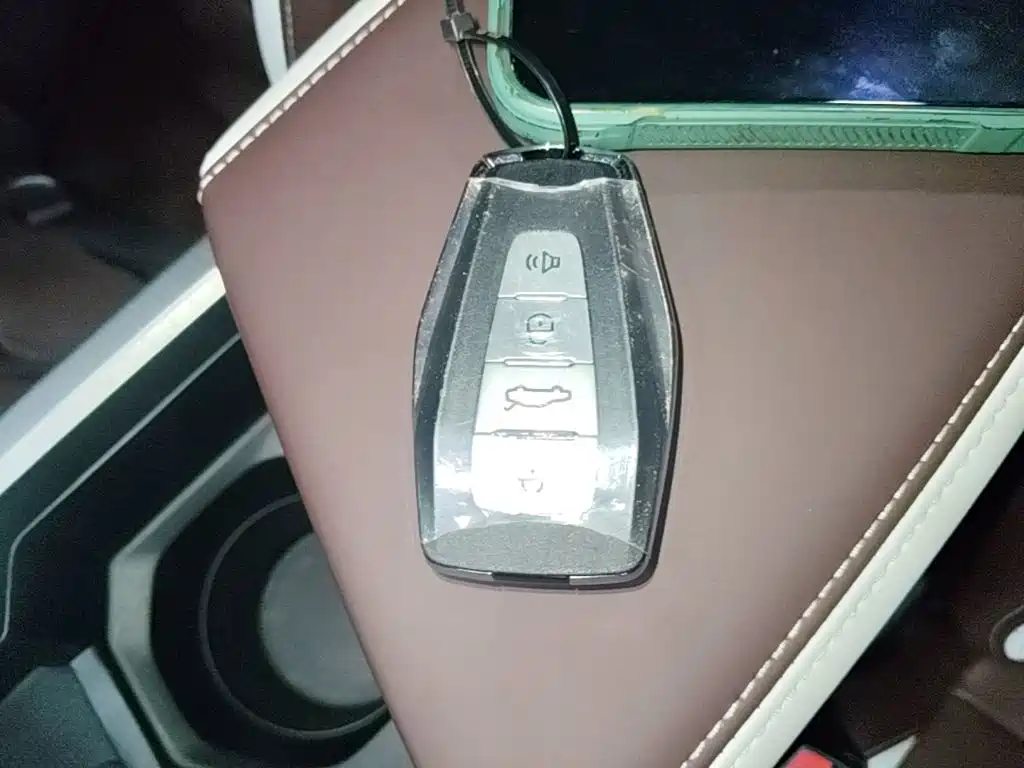 Geely Emgrand — миниатюра 9