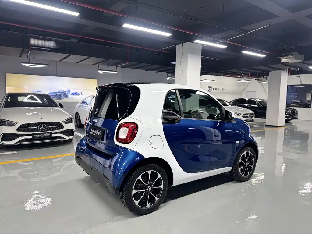 Smart fortwo 2015 1.0L 52