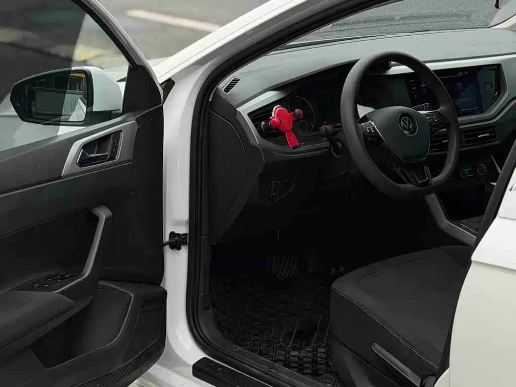 Volkswagen Polo — миниатюра 5