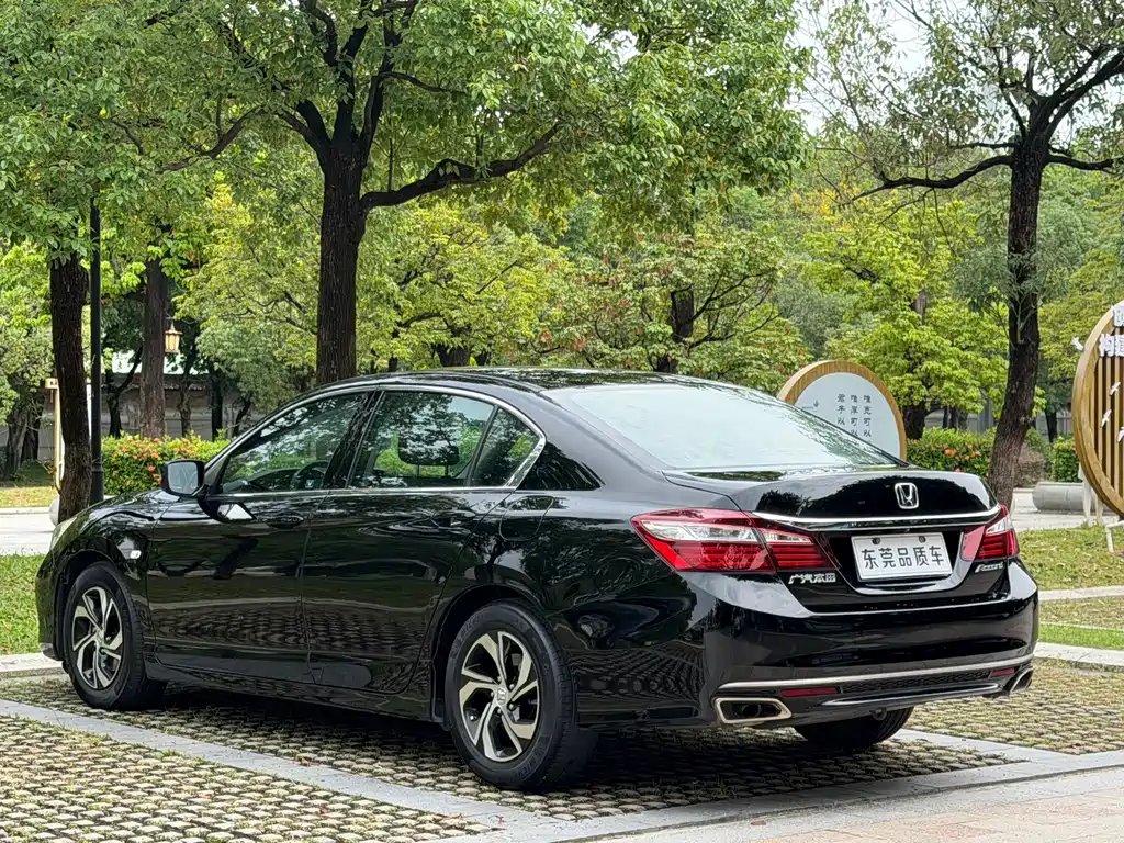 Honda Accord — миниатюра 5