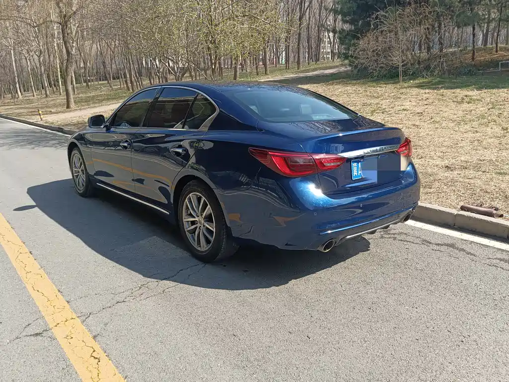 INFINITI Q50L