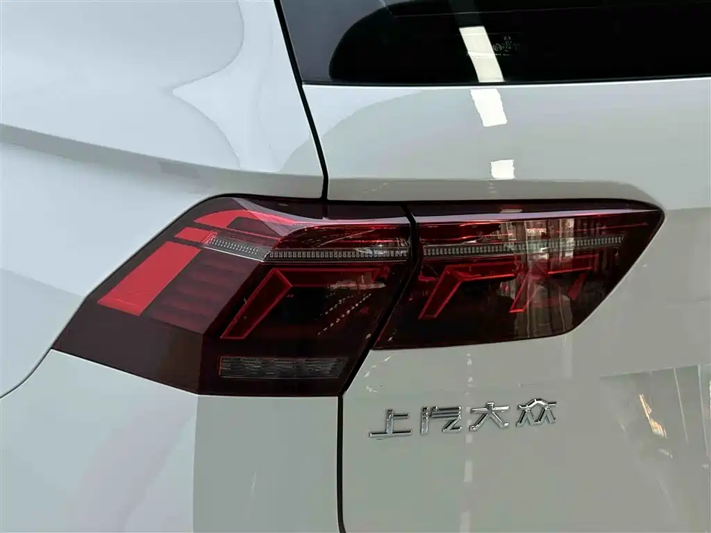 Volkswagen Tiguan L L 2024 330TSI AT R-Line