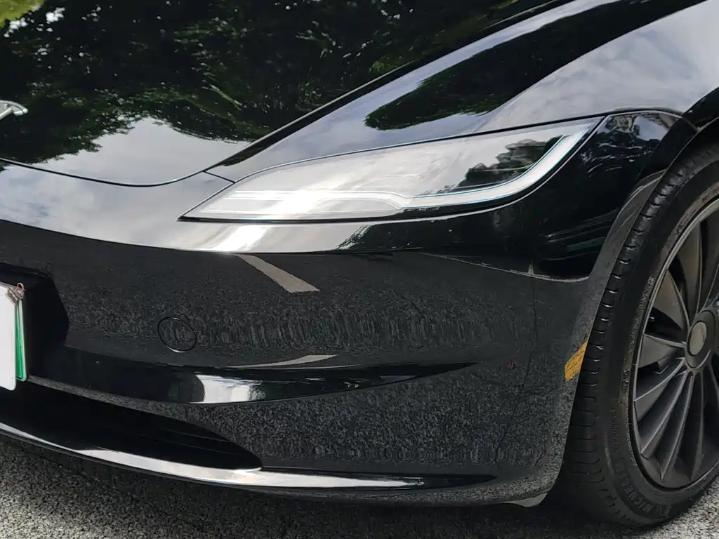 Tesla Model 3 — миниатюра 4