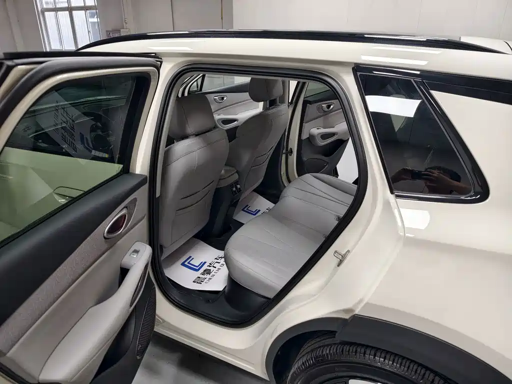 BYD Sealion 05 EV — миниатюра 18