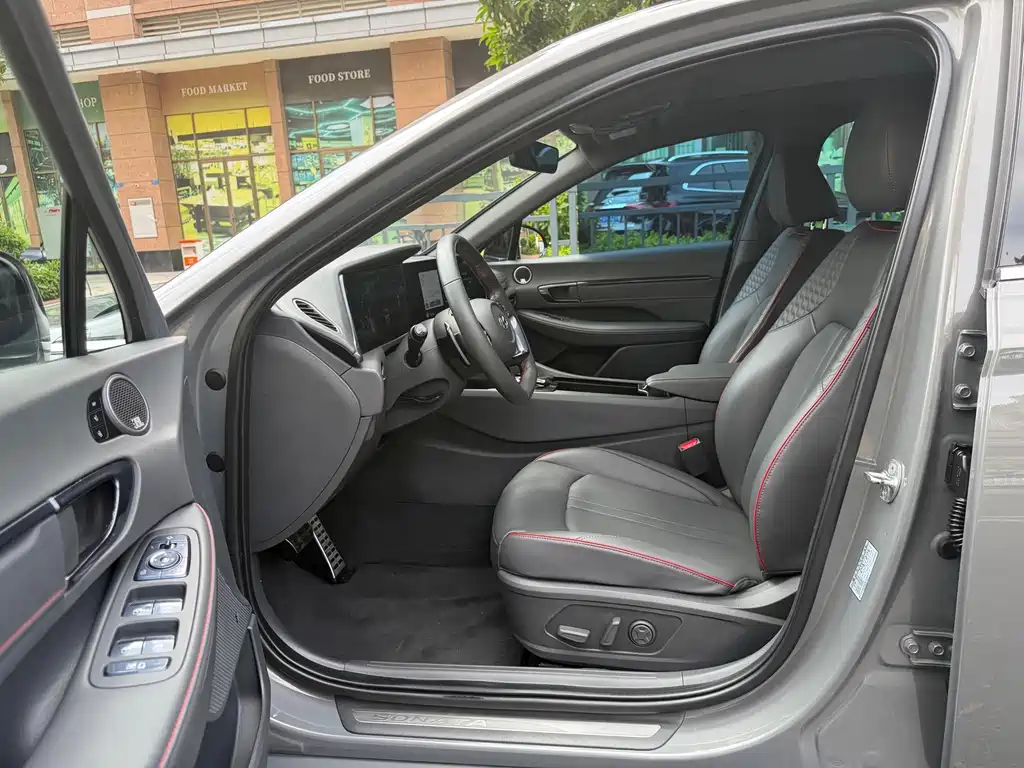 Hyundai Sonata — миниатюра 7