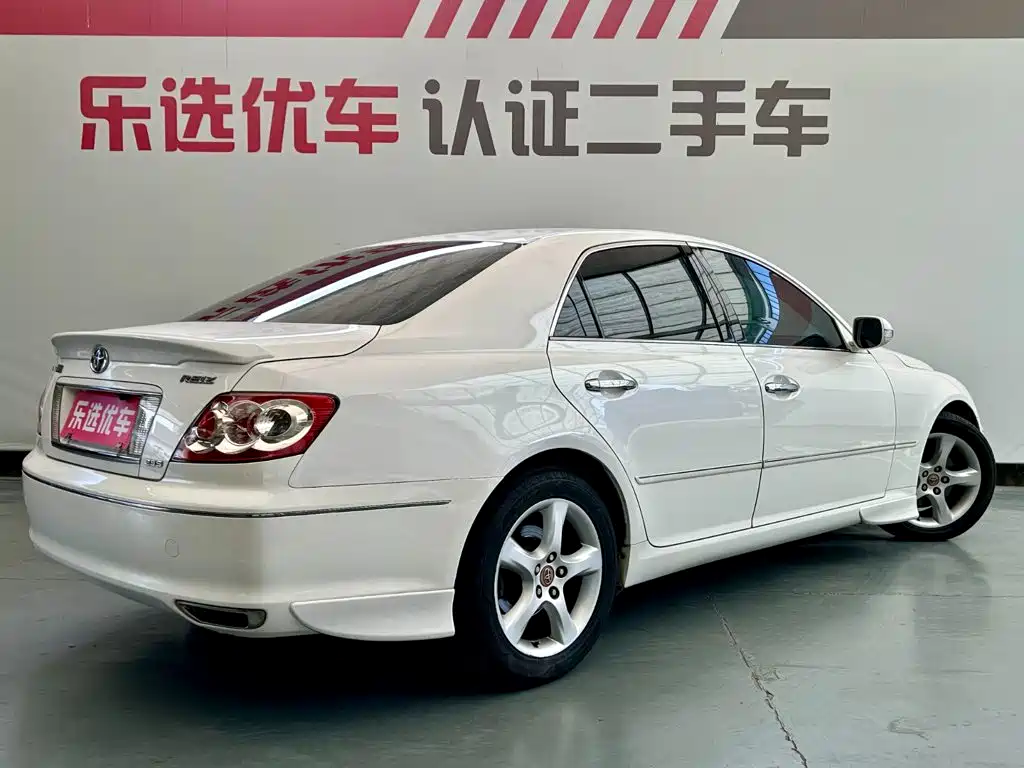 Toyota Reiz — миниатюра 5