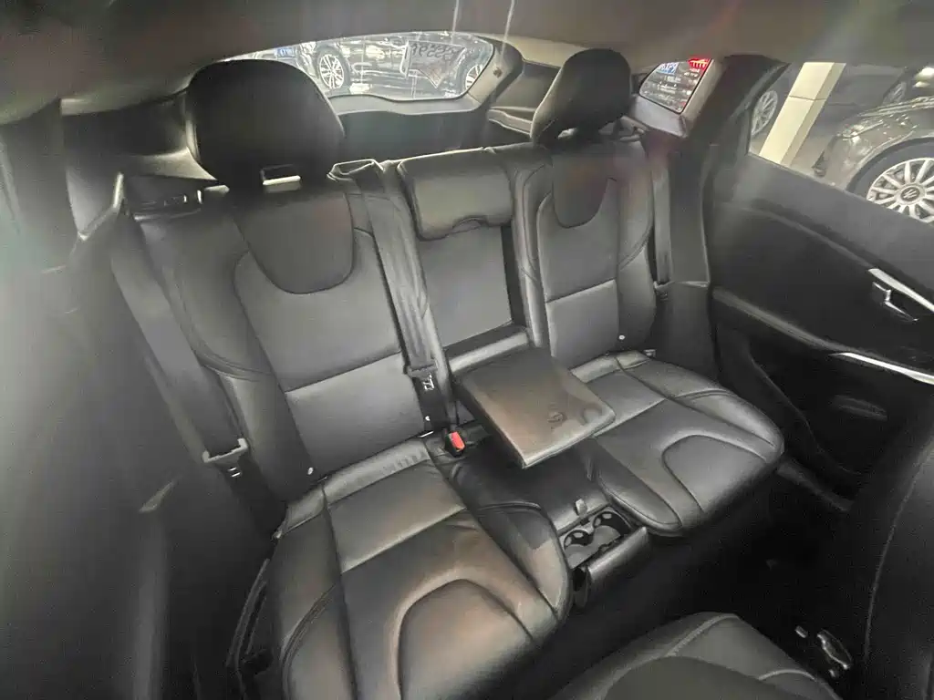 Volvo V40 — миниатюра 16