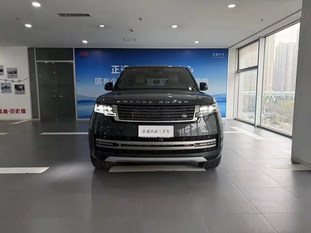 Land Rover Range Rover 2024 3.0 L6 400PS Long Wheelbase