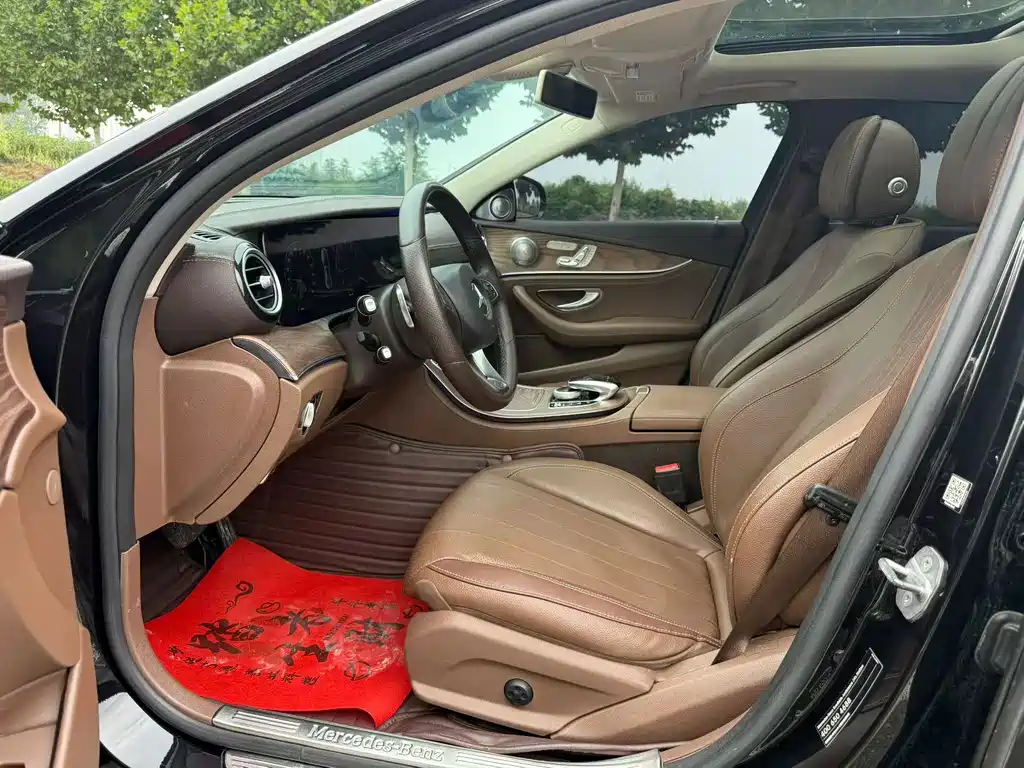 Mercedes-Benz E-Class — миниатюра 4