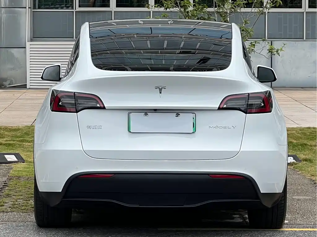 Tesla Model Y — фотографии объявления, Фото 15