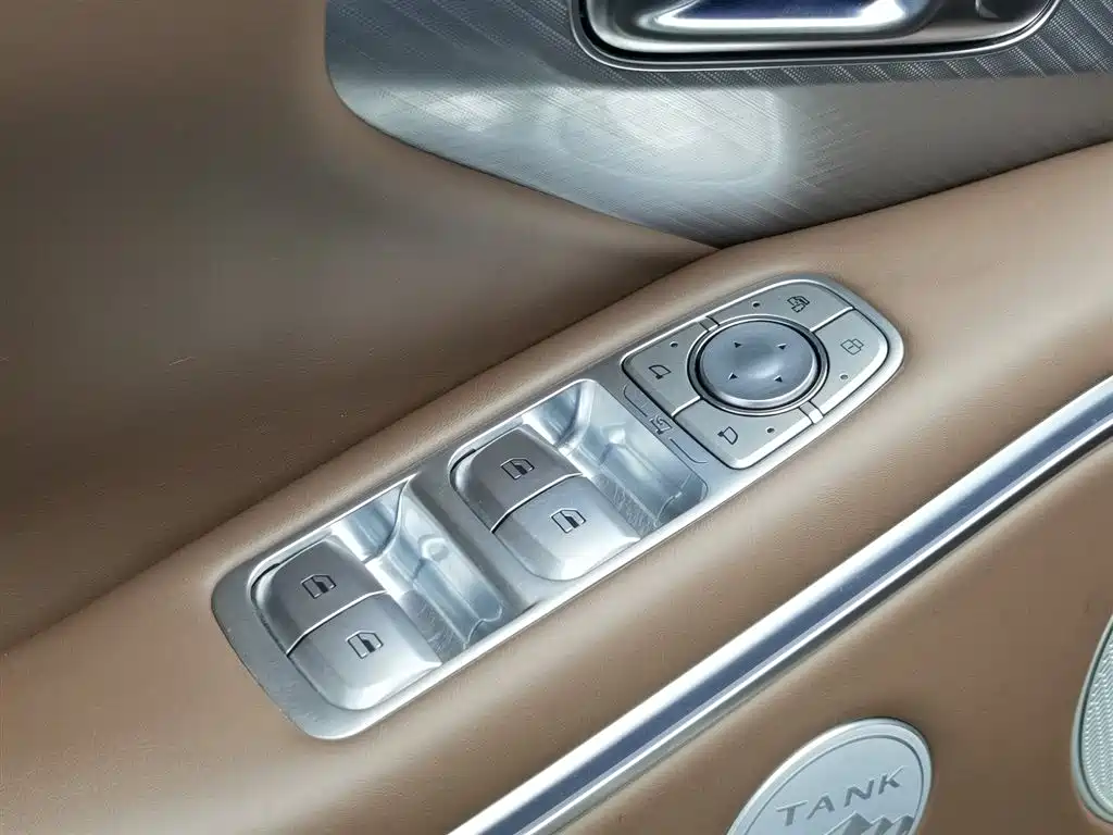 TANK TANK 700 NEW ENERGY