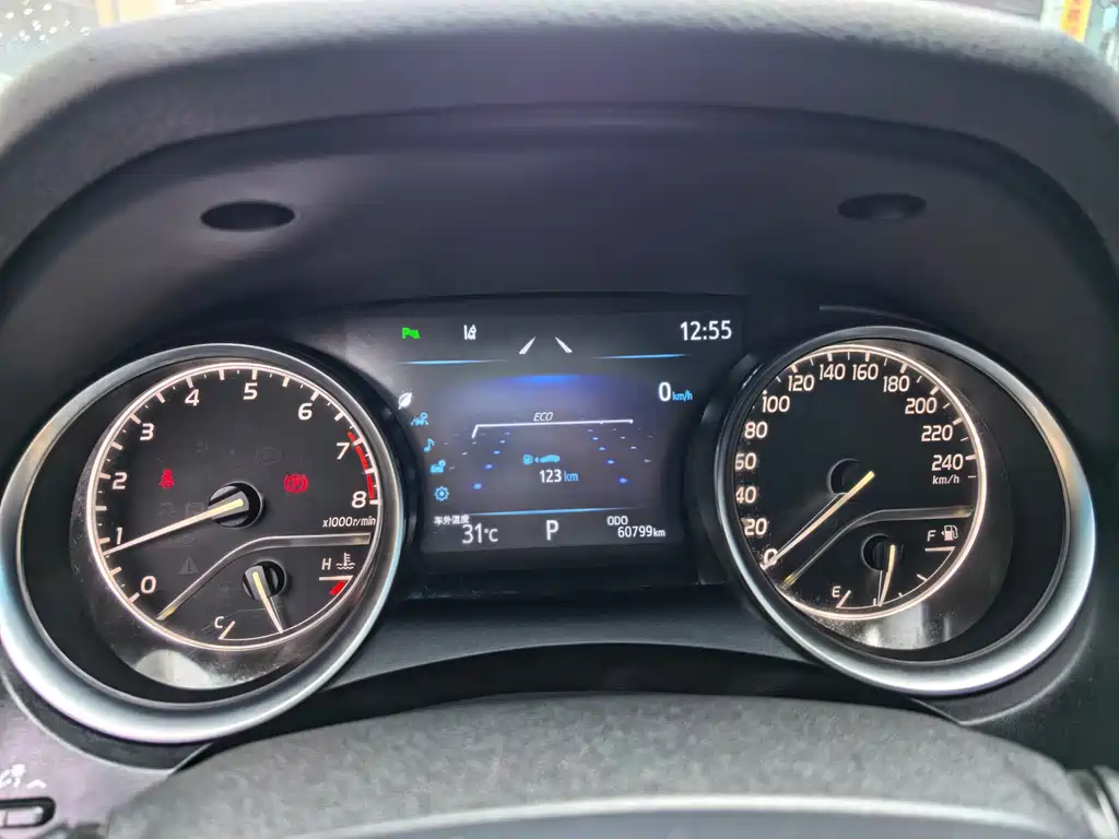 Toyota Camry — миниатюра 9