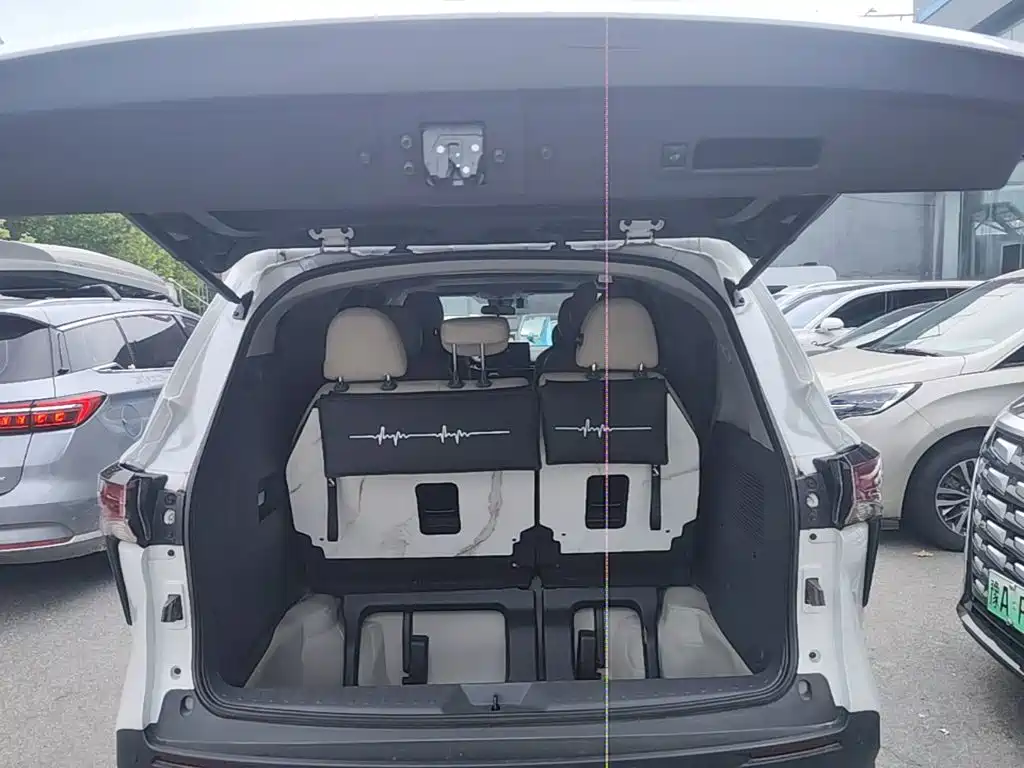 Toyota Sienna — миниатюра 19
