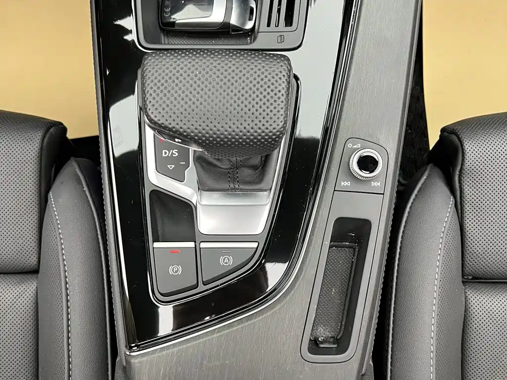Audi A4L — миниатюра 24