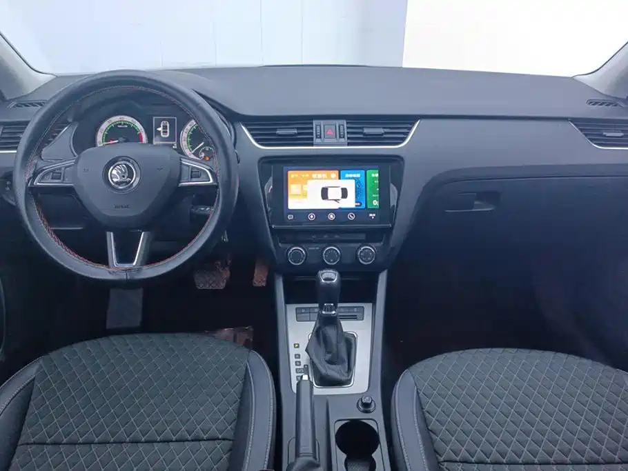 Skoda Octavia — миниатюра 12
