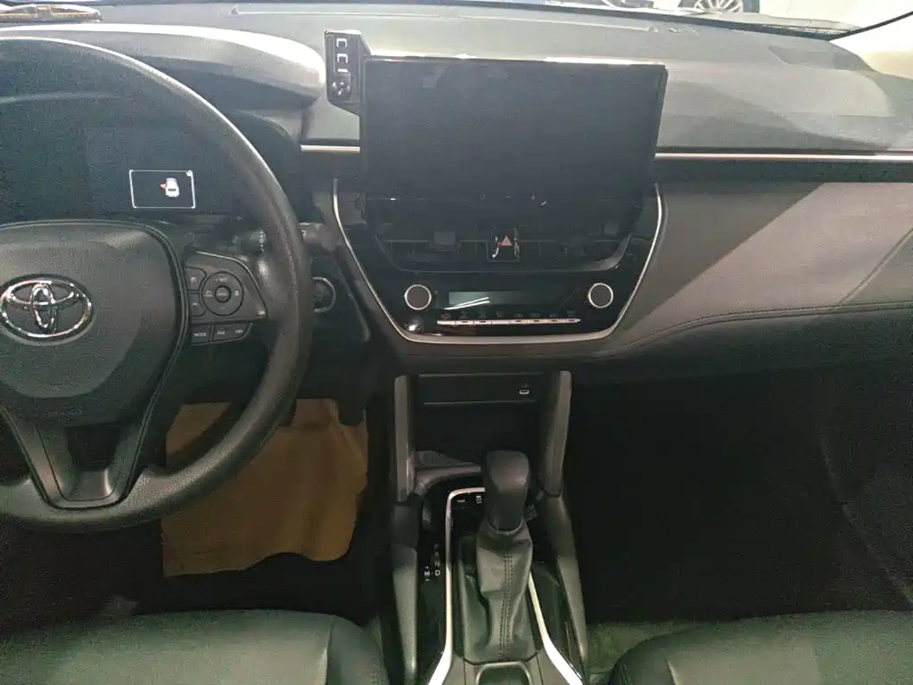 Toyota Corolla Cross — миниатюра 13