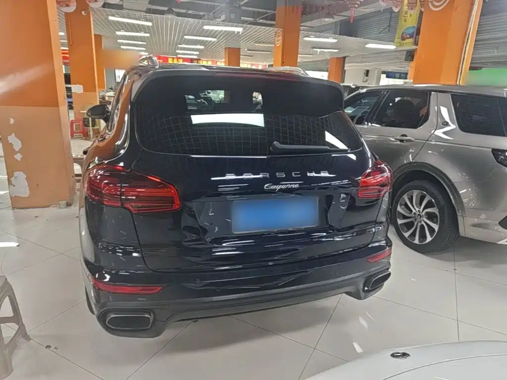 Porsche Cayenne — миниатюра 6