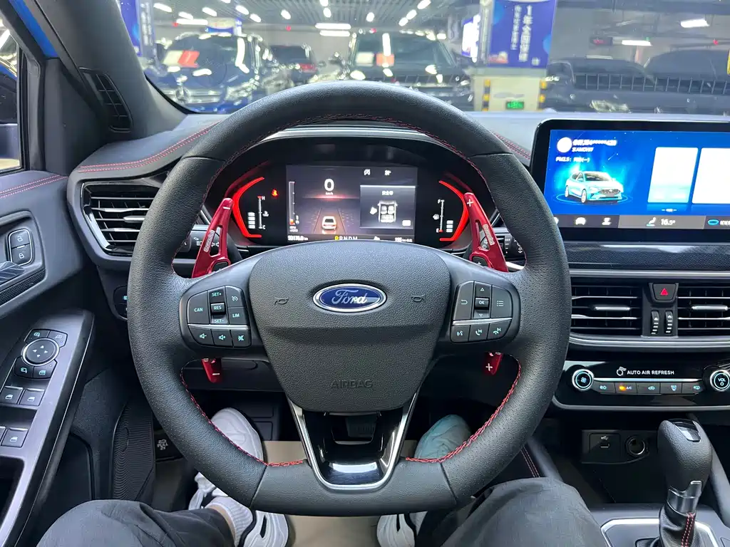 Ford Focus 2022 EcoBoost 180 AT ST Line