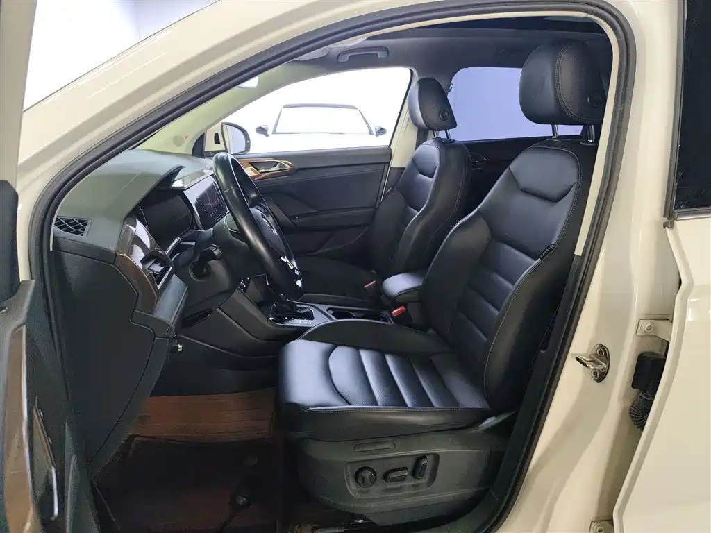 Volkswagen Tharu - фото 15