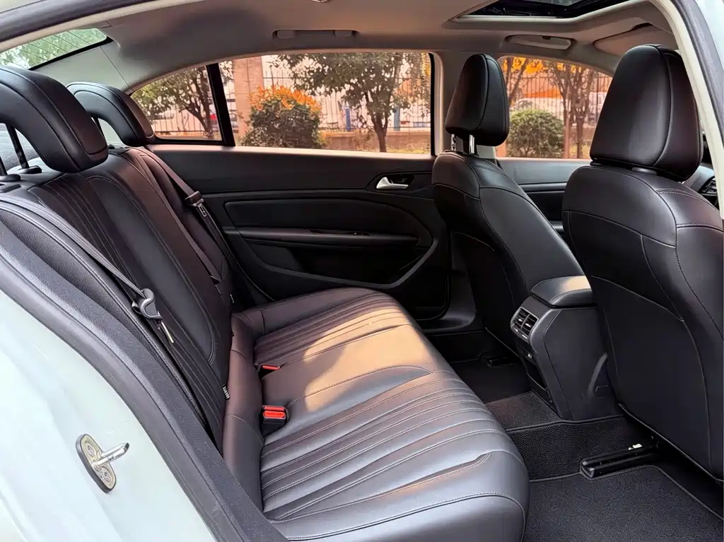 Peugeot 408 — миниатюра 20