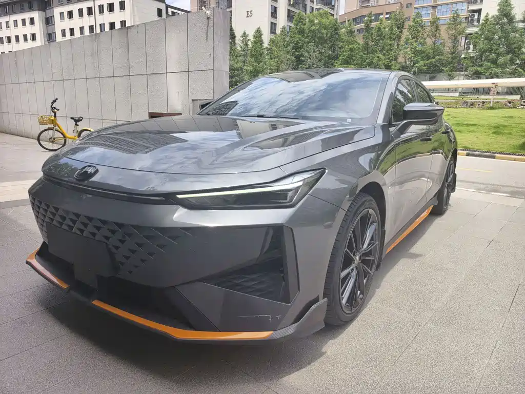 2024 Changan UNI-V - zdjęcie 1 z 10