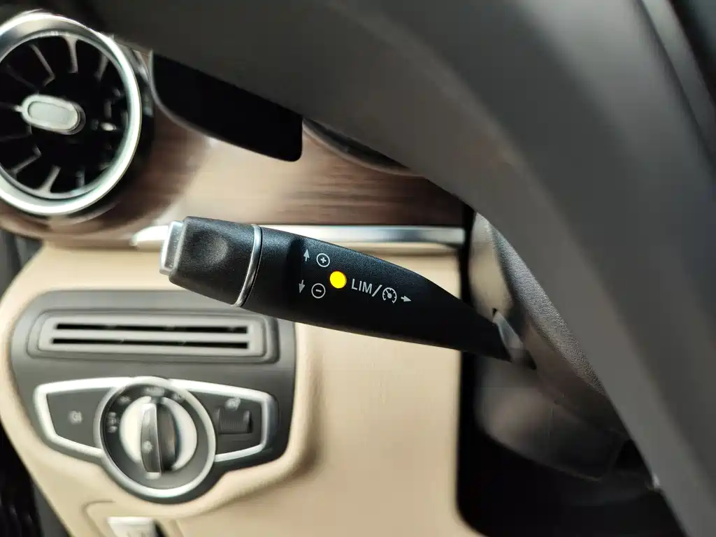 MERCEDES-BENZ V CLASS