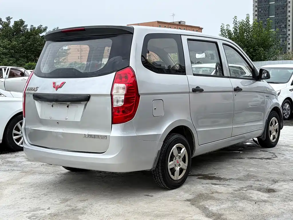 Wuling Hongguang — миниатюра 5