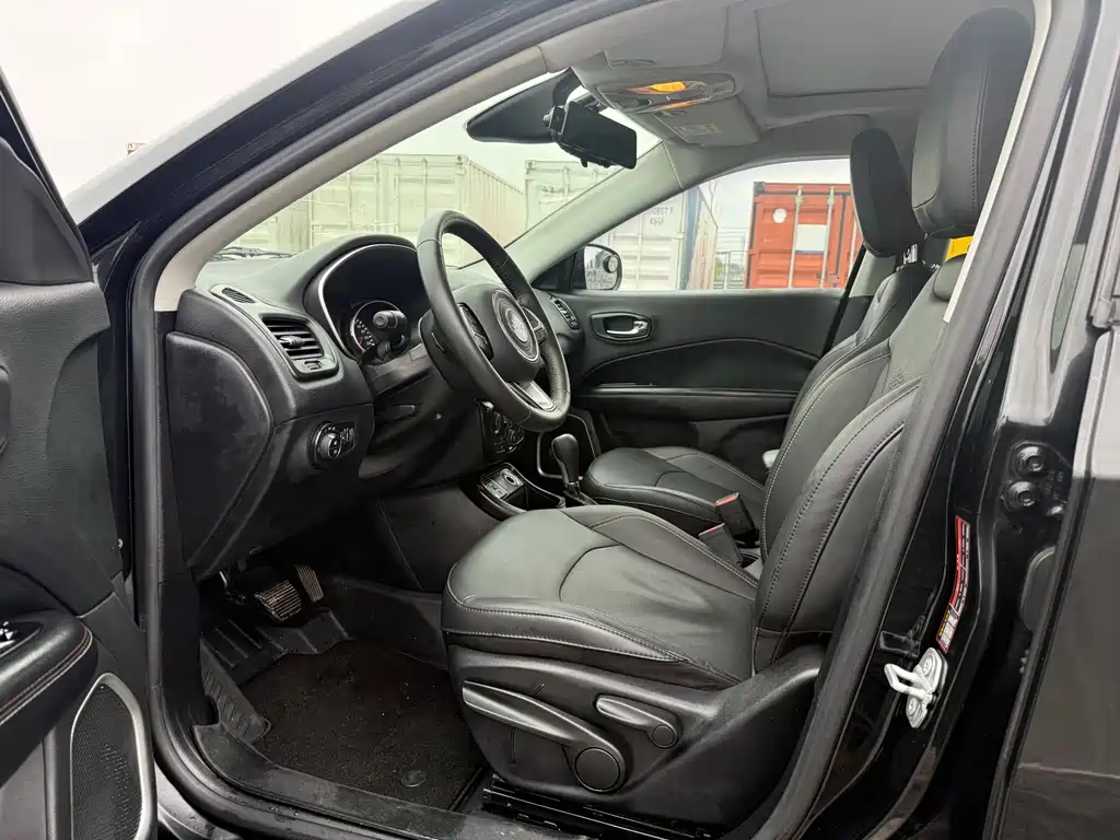 Jeep Compass — миниатюра 7