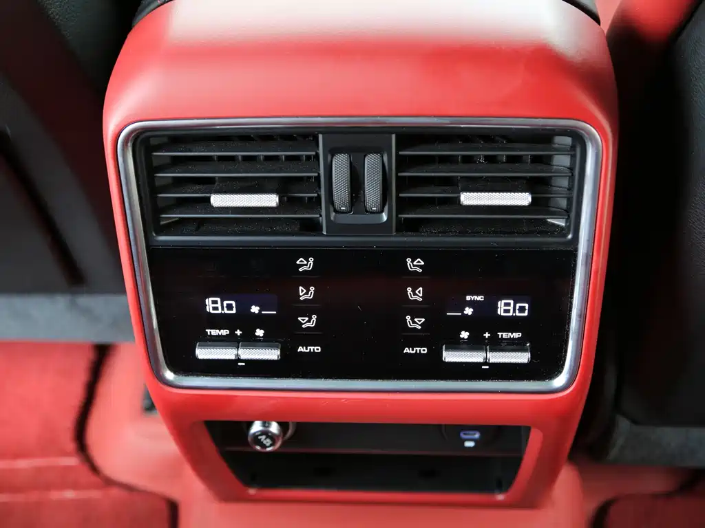 Porsche Cayenne — миниатюра 19