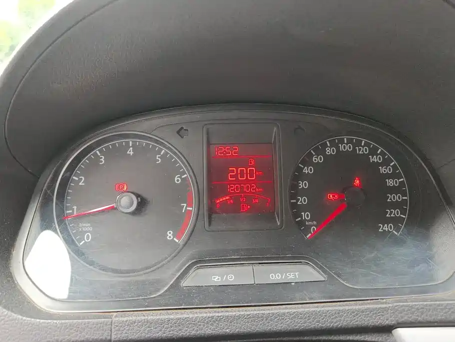 Volkswagen Jetta — миниатюра 14
