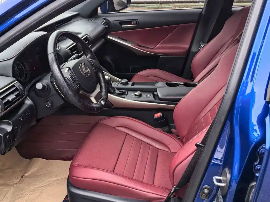 Lexus IS 2017 300 F SPORT