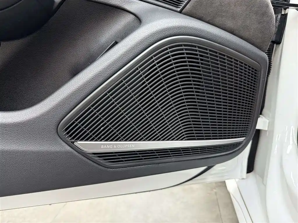 Audi A4L — миниатюра 8