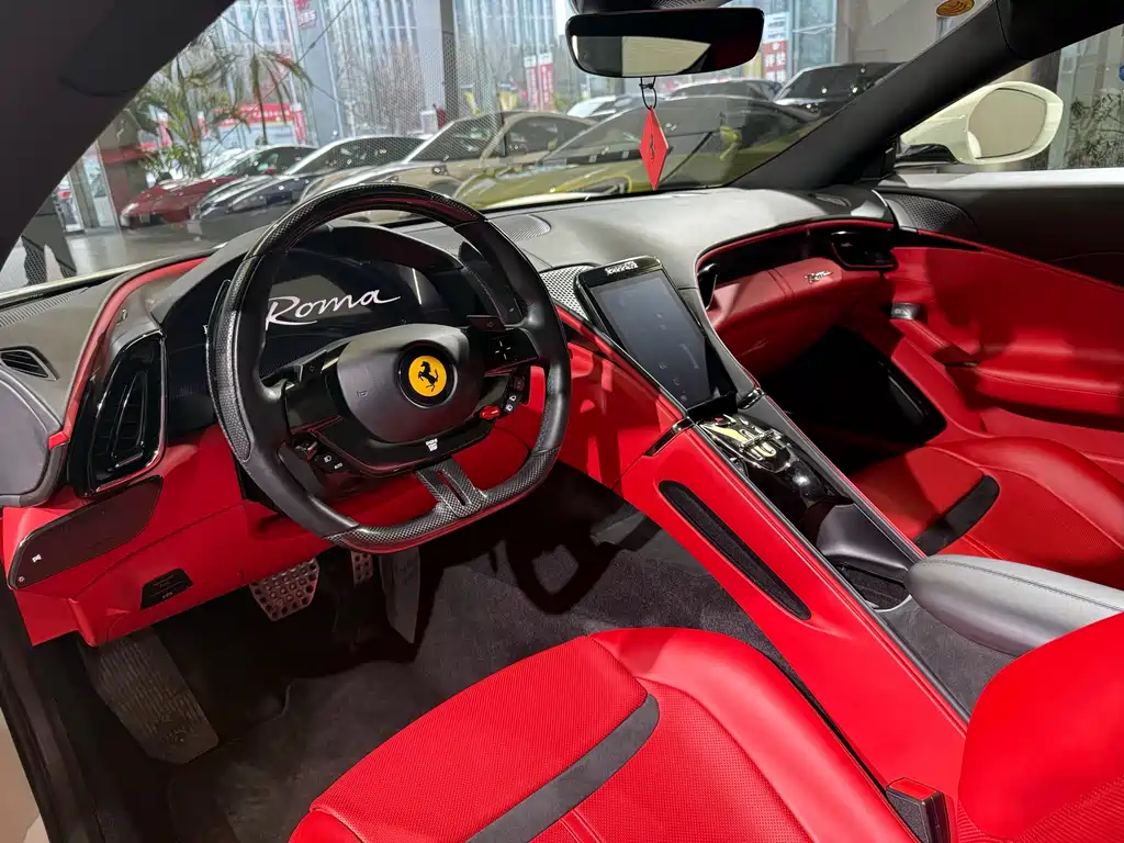 FERRARI ROMA