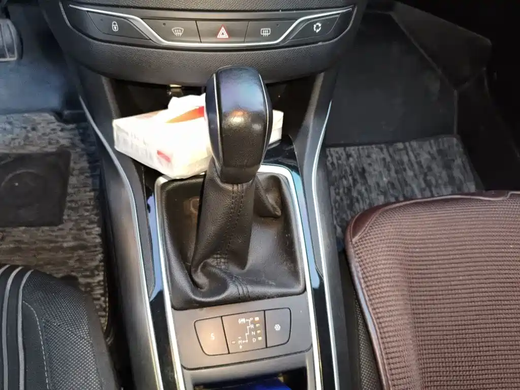 Peugeot 408 — миниатюра 15