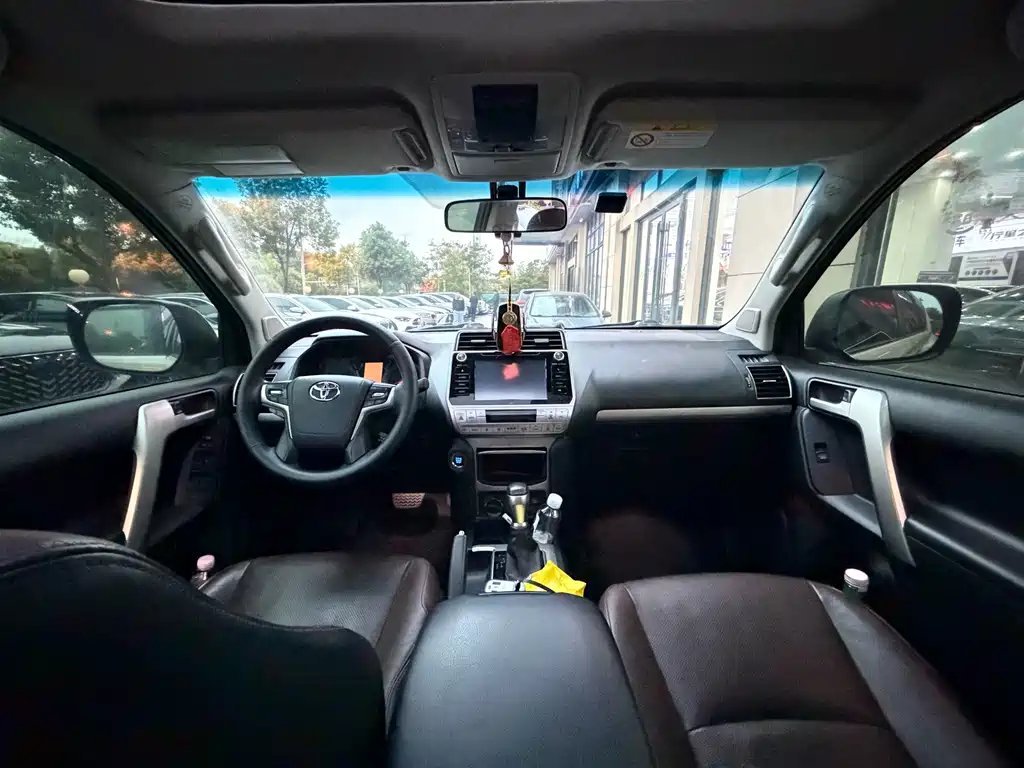 Toyota Prado — миниатюра 9
