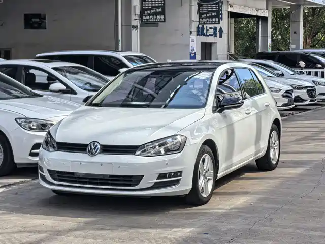 VOLKSWAGEN GOLF 2017