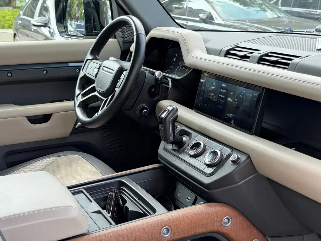 Land Rover Defender — миниатюра 8