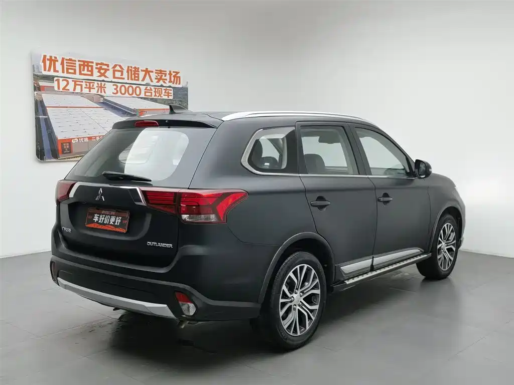 Mitsubishi Outlander 2018 2.0L 5 мест