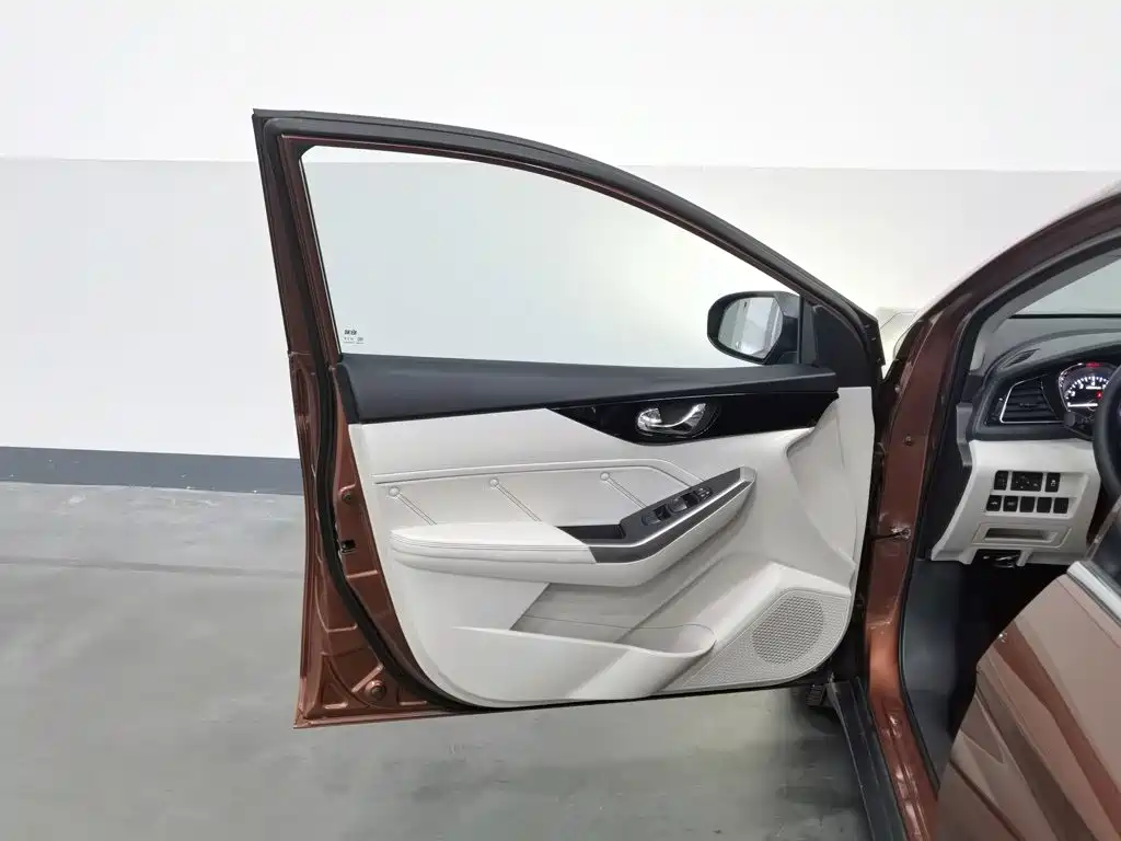 Venucia D60 — миниатюра 8