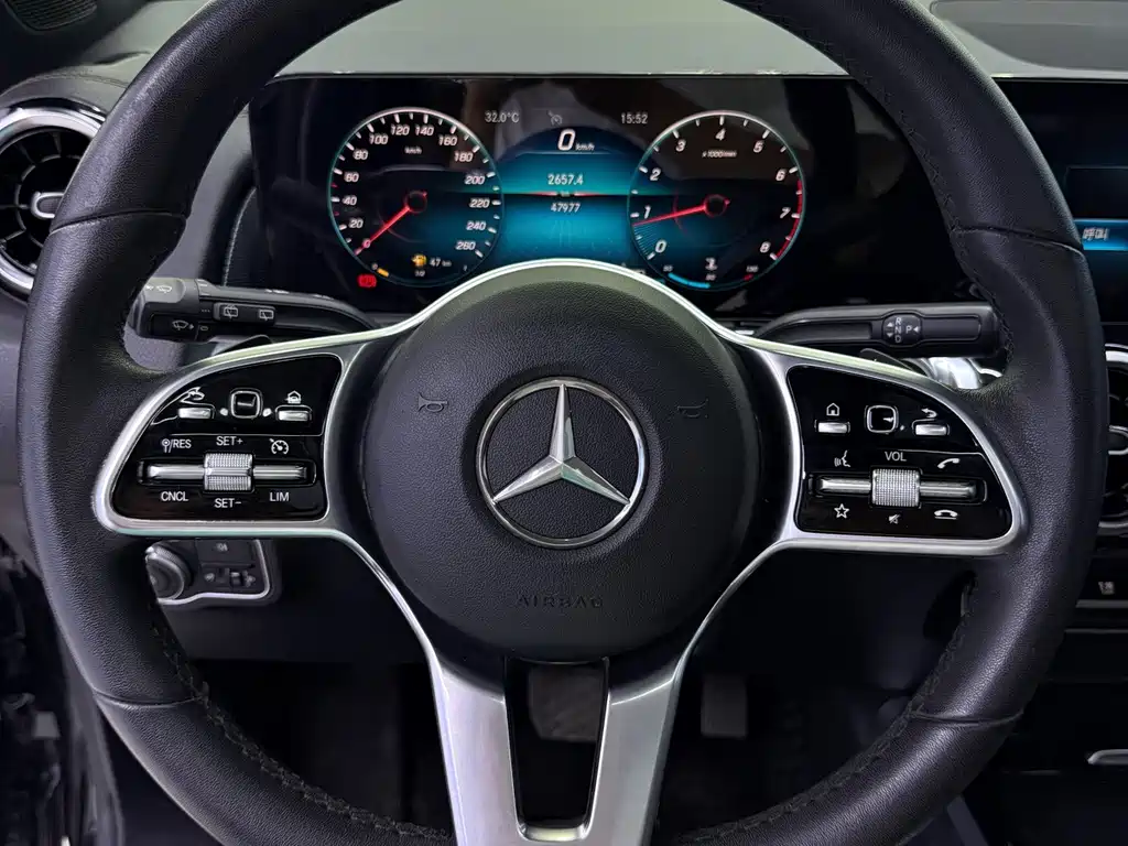 Mercedes-Benz GLB — миниатюра 15
